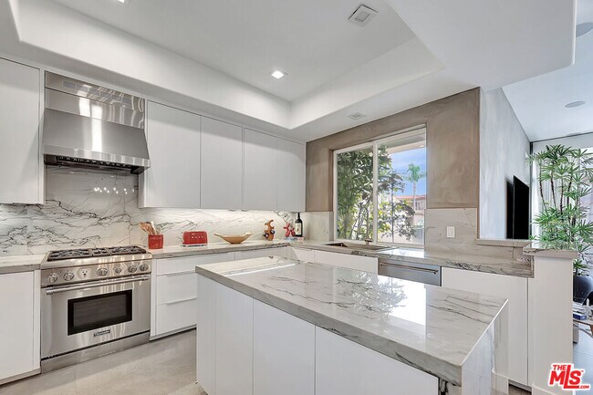 Building Photo - 6442 Lunita Rd