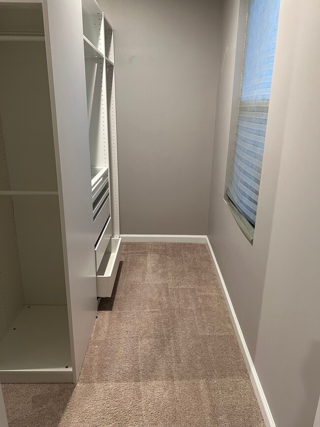 Building Photo - 208 Normandy Cres