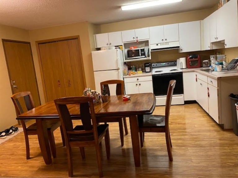 Building Photo - 216 West Ave