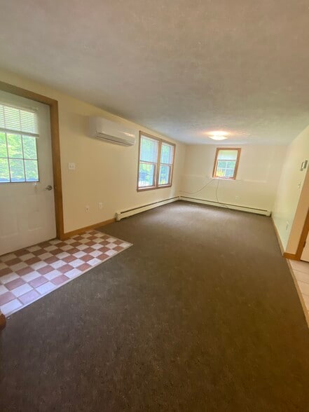 Building Photo - 10 Dumas Dr
