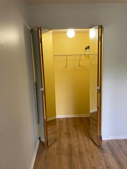 Building Photo - 929 Buccaneer Dr