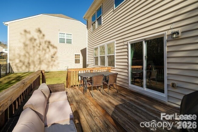 Building Photo - 10745 Sapphire Trail