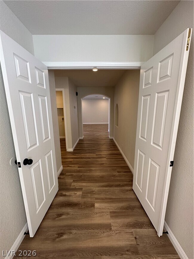 Building Photo - 1034 Skysail Dr