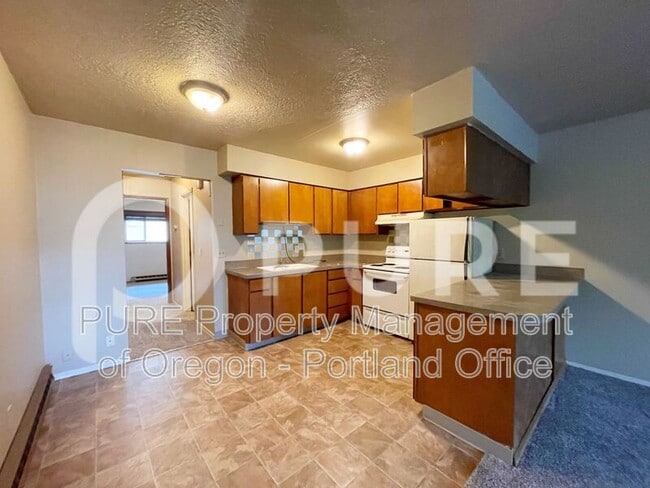 Building Photo - 1135 SE 27th Ave
