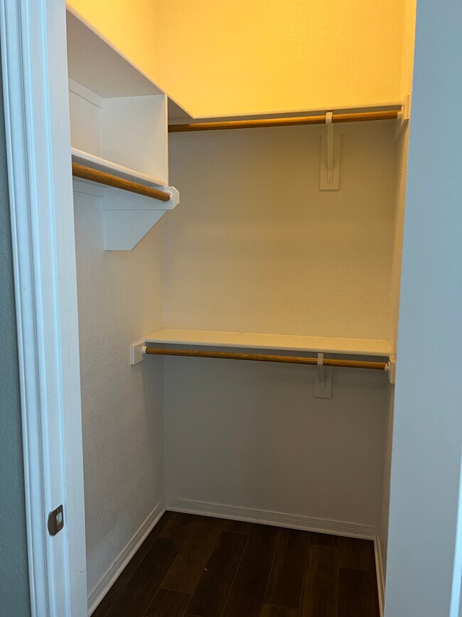 Building Photo - 8119 Redbrush