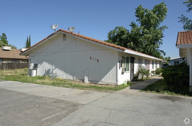 Building Photo - 6777 California St