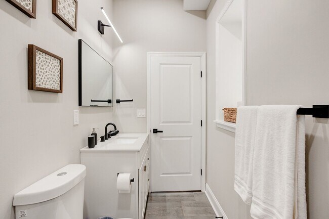 Building Photo - 1927 N 33rd St