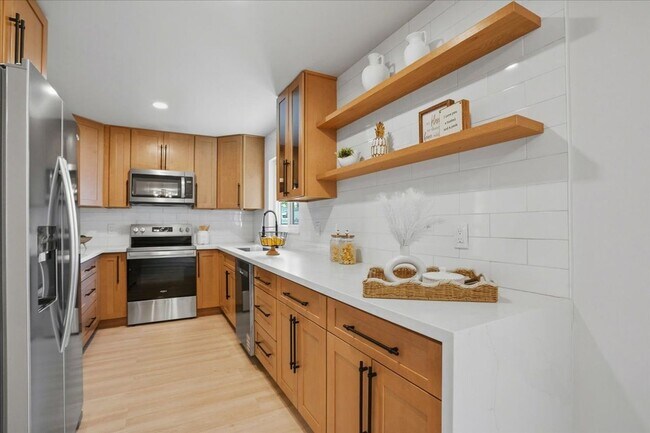 Building Photo - Concord Stunning! fully remodeled 3 bedroom 2 bathroom single family home w/ 2 car garage