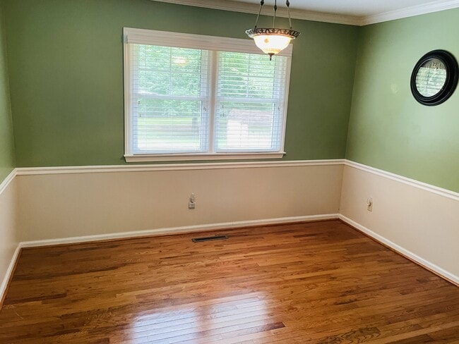 Building Photo - 5301 Yardley Terrace
