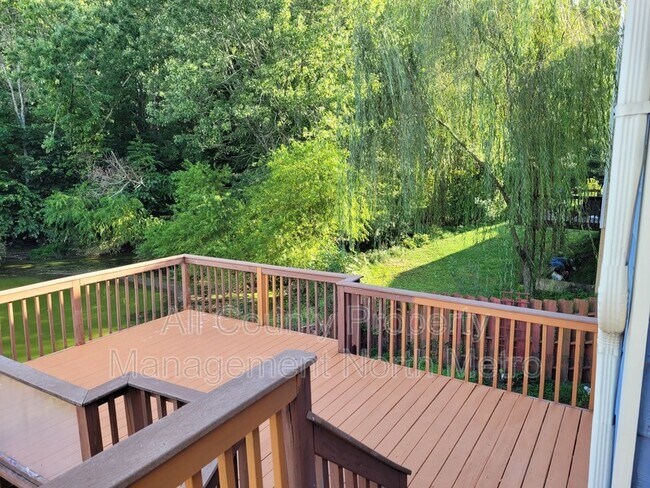 Building Photo - 1115 Crabapple Lk Cir