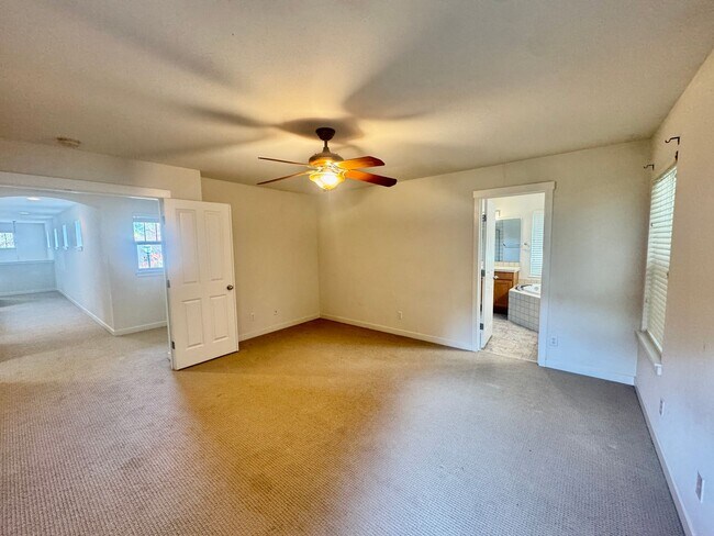 Building Photo - Sammamish Home.....