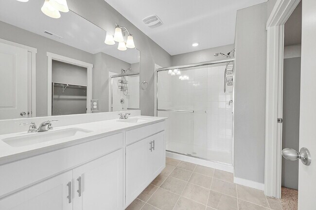 Building Photo - $2,995.00, 4 bedrooms, 2.5 baths with a bi...