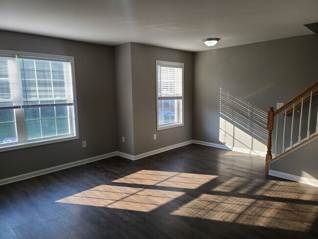 Building Photo - 3 Bedroom Townhouse for Rent in Waynesboro!