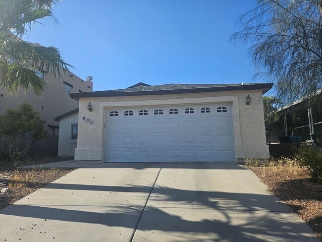 Building Photo - 3 Bedroom Home in Holiday Shores