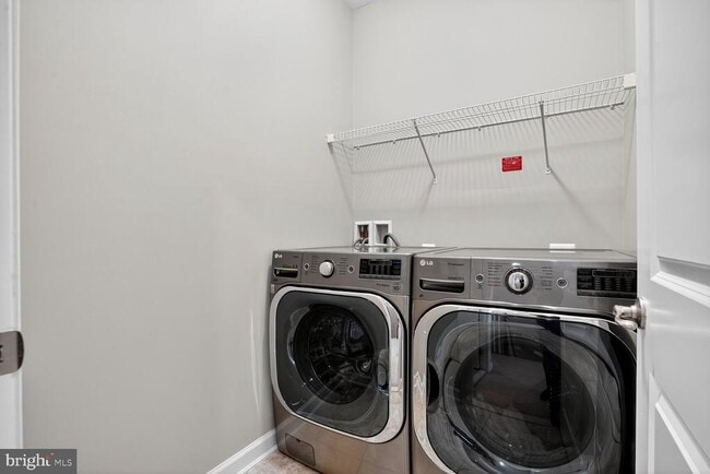 Building Photo - 21285 Park Grove Terrace