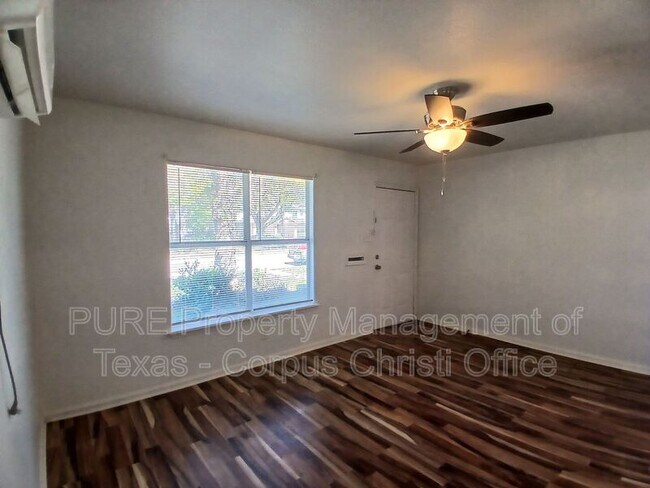 Building Photo - 901 Furman Ave