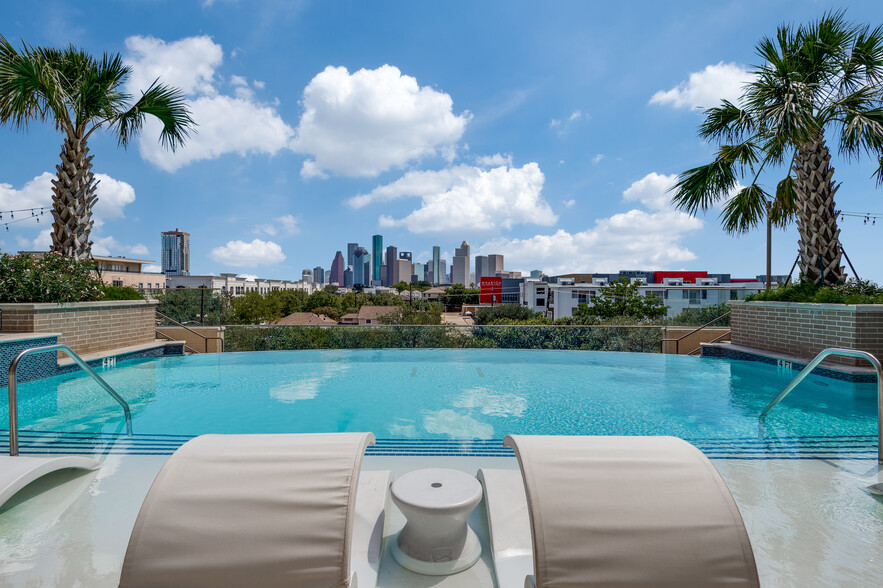 Building Photo - Montrose at Buffalo Bayou