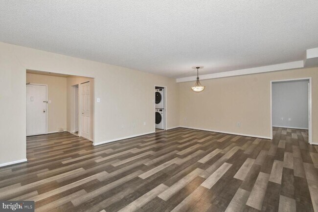 Building Photo - 3701 S George Mason Dr