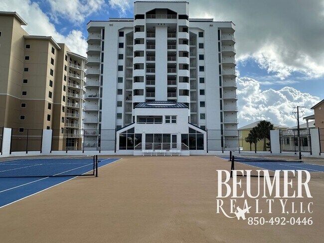 Building Photo - Upscale 3 BR 3 BA furnished Condo On the G...