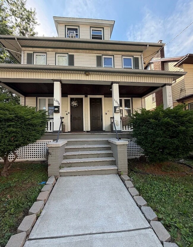 Building Photo - 1056 Hunterdon St