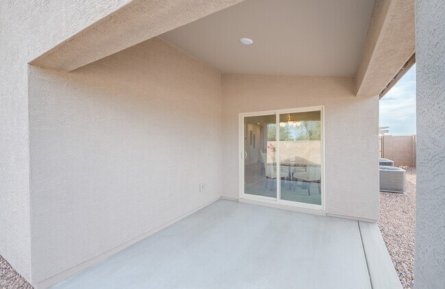 Building Photo - 1736 E Fontana Dr