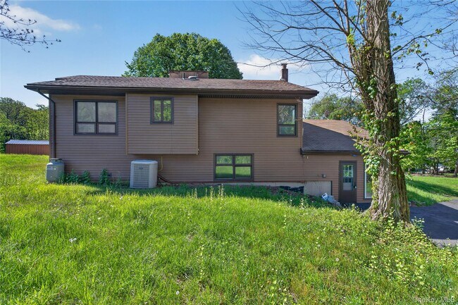 Building Photo - 40 Felter Hill Rd