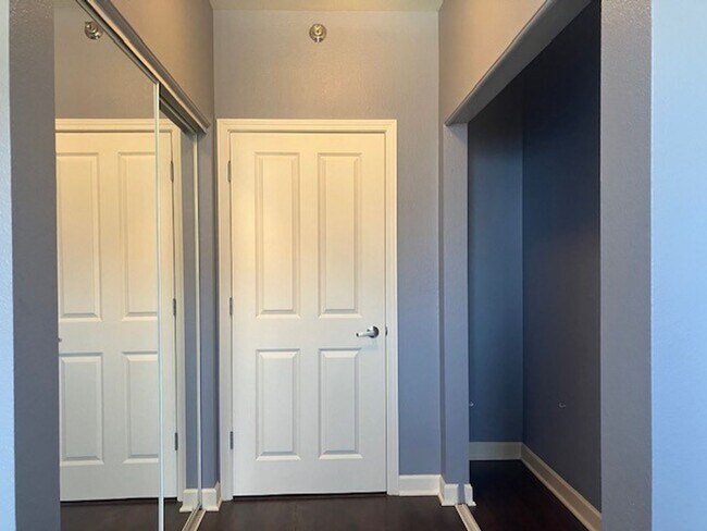 Building Photo - 4120 S Lake Dr