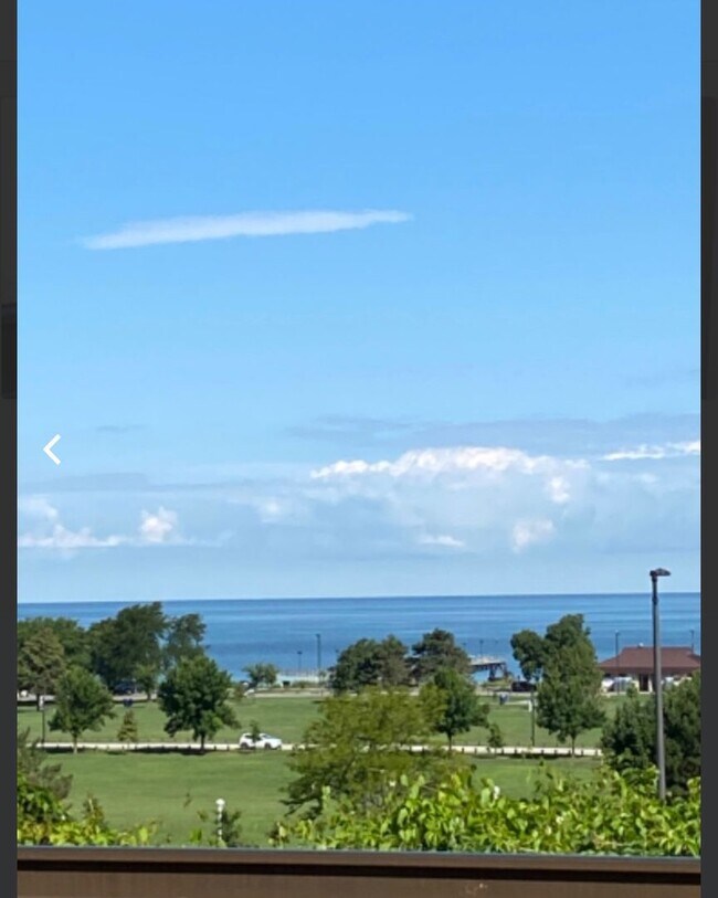 Building Photo - 1239 W 67th St