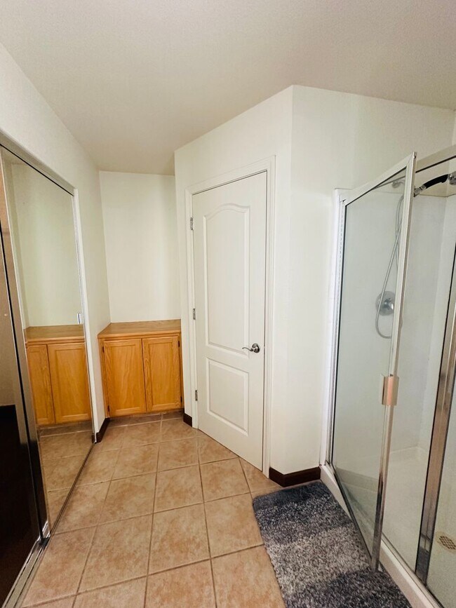 Building Photo - Beautiful 3 Bed, 2.5 Bath Home with Garage, Spacious Layout & Private Yard in Desirable Hercules ...