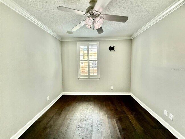 Building Photo - 505 S Tampania Ave