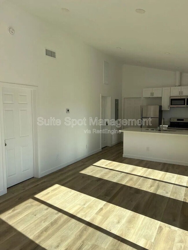 Building Photo - 2226 Conquista Ave