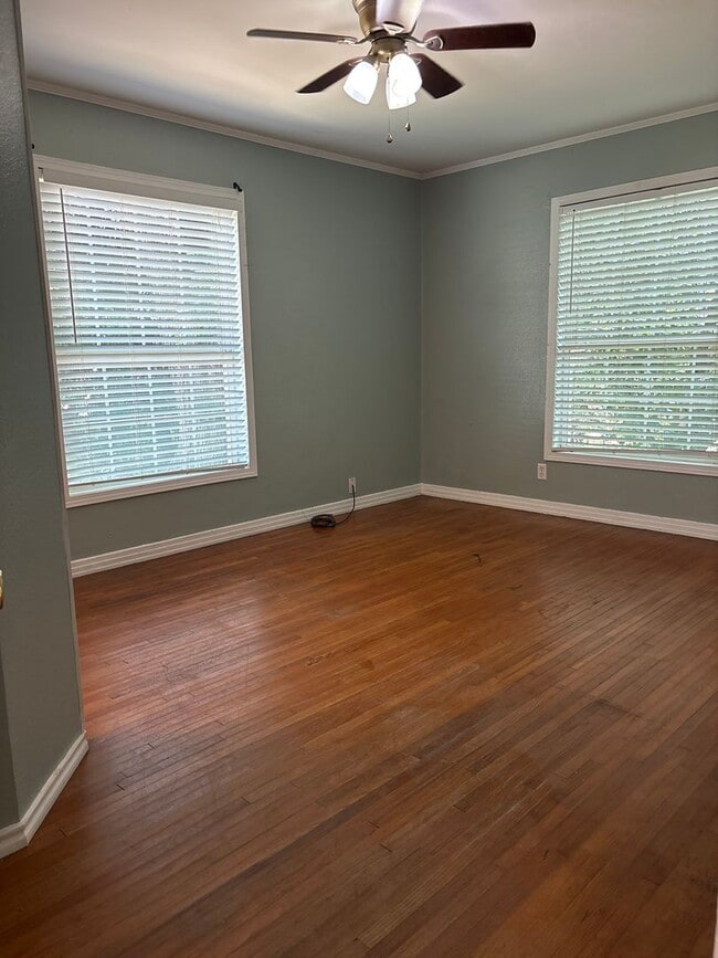 Building Photo - Cute 2/2/1 in the heart of Pollard Park area!