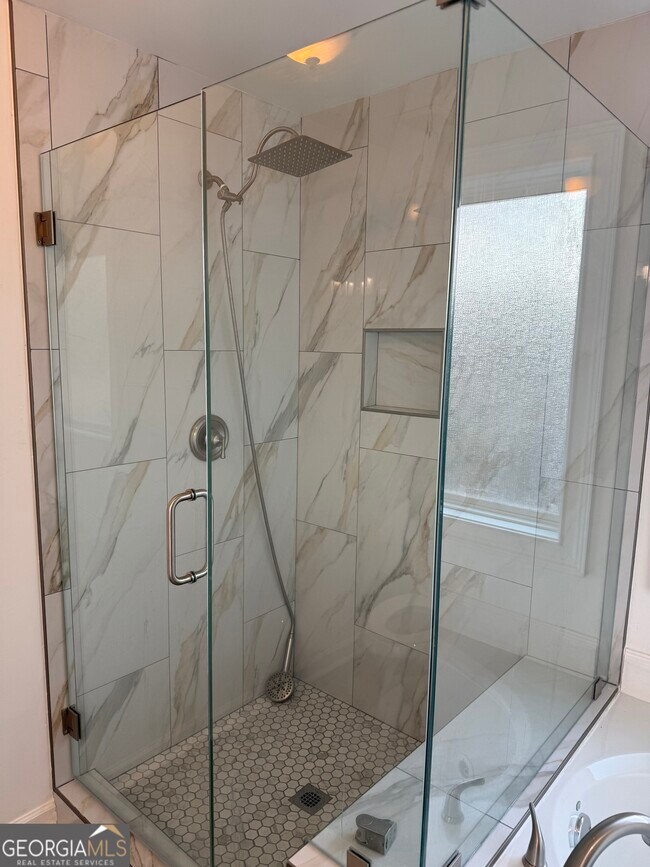 Building Photo - 2104 Ginger Estates Dr NE