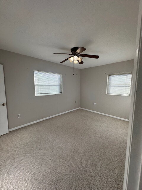 Building Photo - Lakeshore Gem with 3 Bedrooms and 2 Full Bathrooms in St. Cloud!