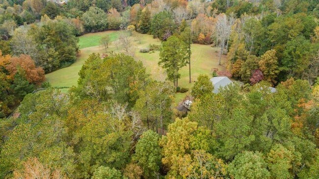 Building Photo - 1830 Winding Creek Ln SW