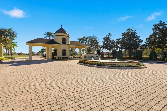 Building Photo - 1033 Sawgrass Dr