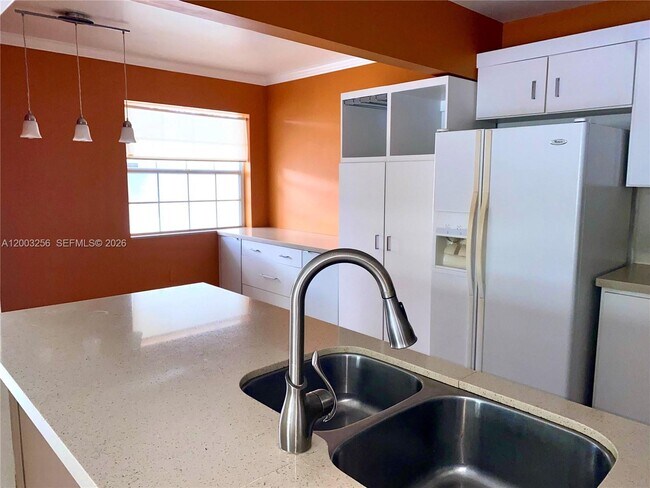 Building Photo - 464 NE 210th Cir Terrace