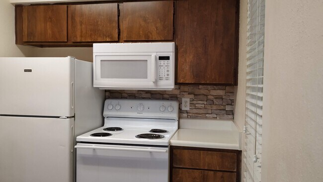 Building Photo - 16303 Lyons School Rd