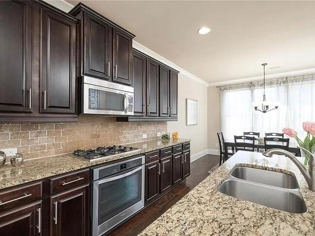 Building Photo - 7860 Highland Bluff