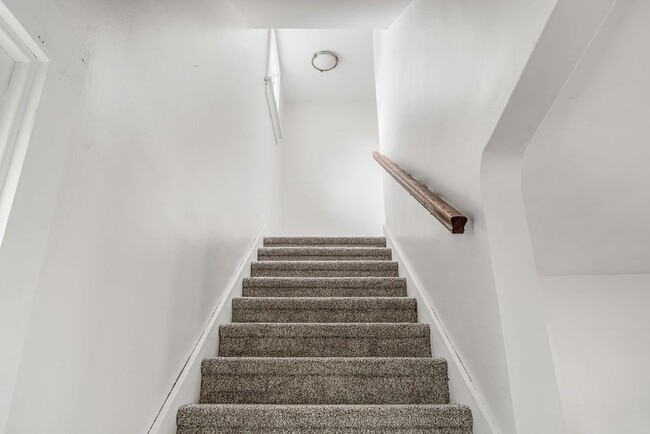 Building Photo - 1837 Howell St