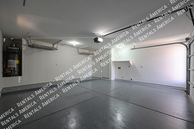 Building Photo - 13421 W Keim Dr