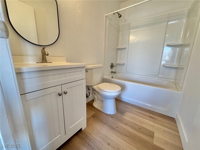 Building Photo - 1424 Santa Anita Dr