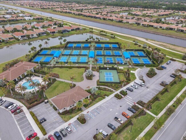 Building Photo - 9399 SW Pepoli Way