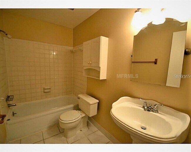 Building Photo - 720 100th Ave N