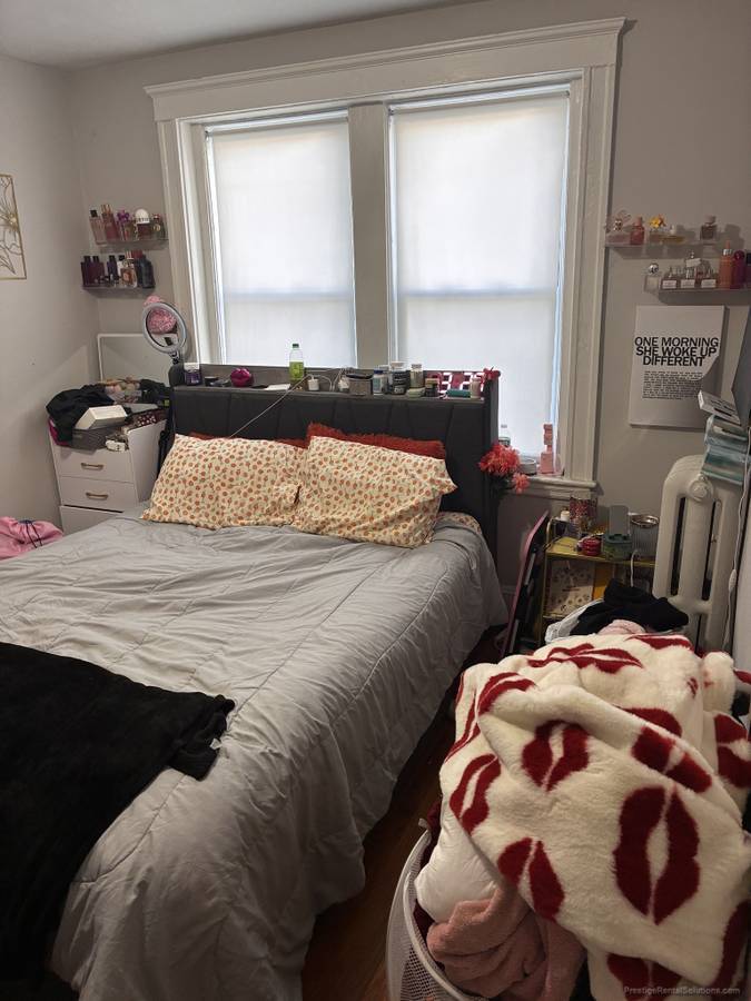 Building Photo - 30 Russell St