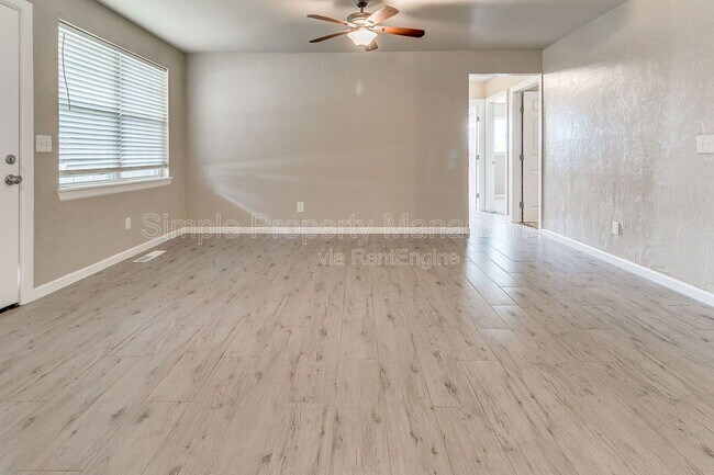 Building Photo - 120 N Ranchwood Blvd