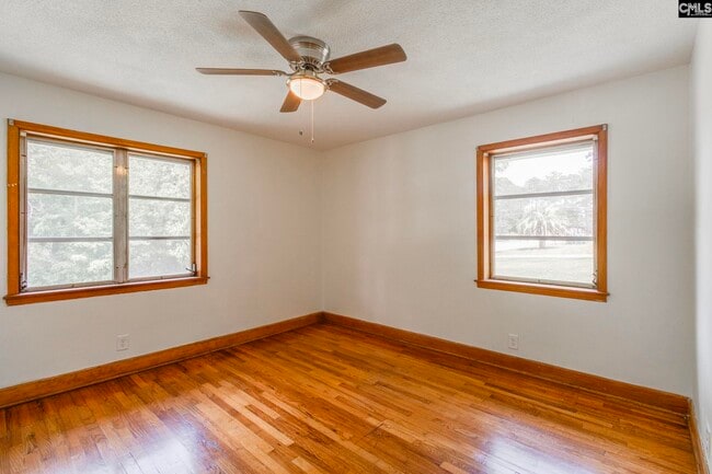 Building Photo - 120 McRae St