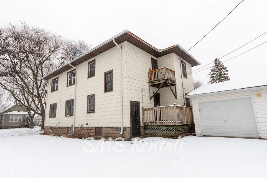 Building Photo - 319 Fink St