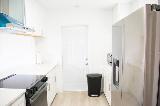 Building Photo - 5832 Dr M.L.K. Jr St N