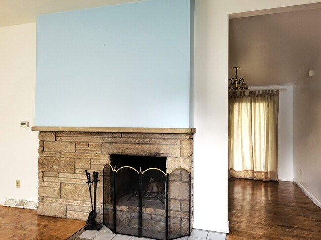 Building Photo - 609 Southland Ave